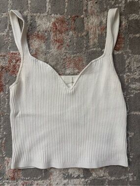 H&M White Ribbed V-Notch Tank Top